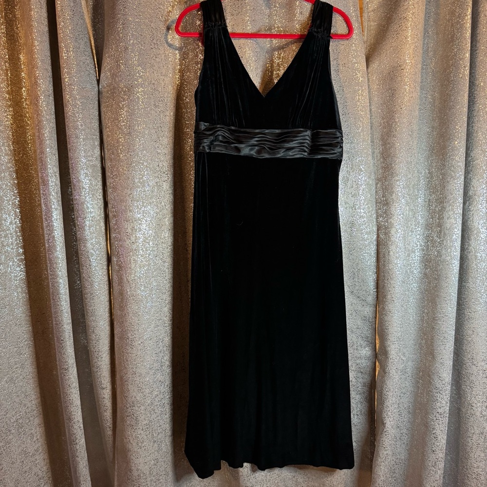 Evan Picone black velvet dress